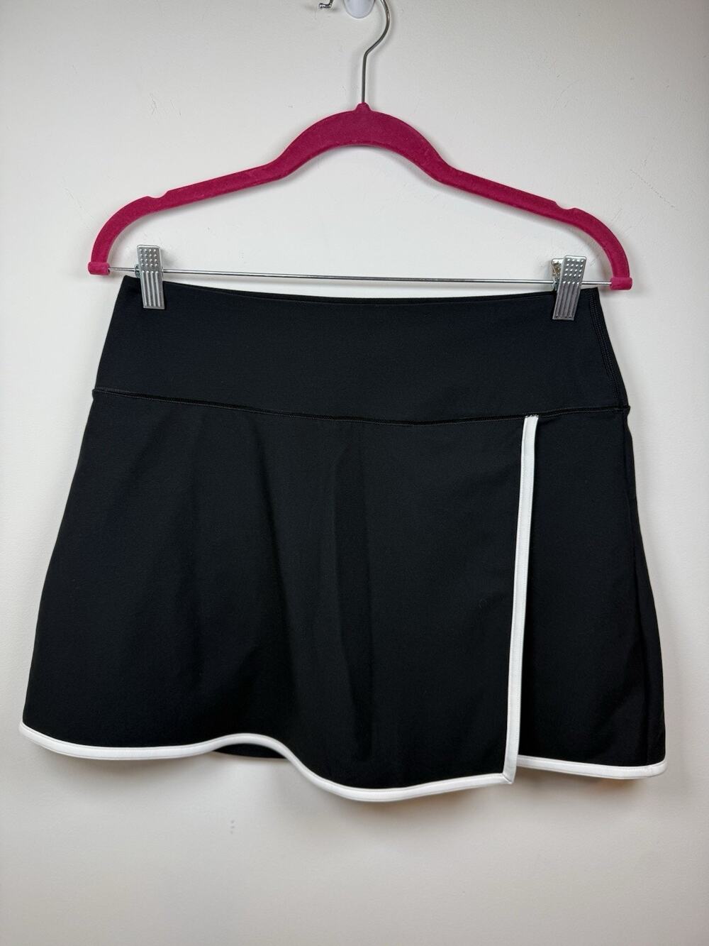 Abercrombie & Fitch YPB Women’s Large Black Skort White Trim Slit Athleisure Gym